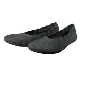 Cleo's by Skechers Black Flats Size 6.5